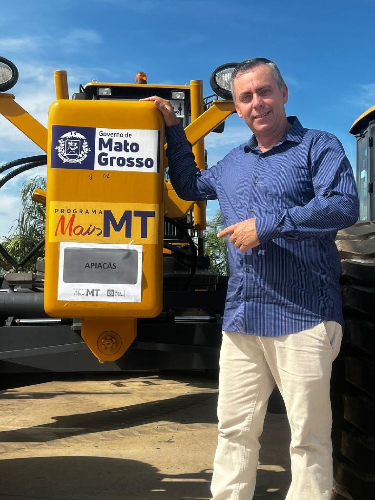 Prefeitos destacam que máquinas e insumos entregues pelo Governo fortalecem economia regional