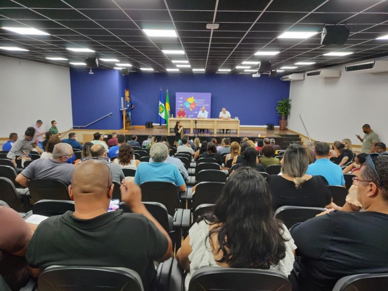 Seduc promove encontro com diretores regionais e gestores de escolas da rede estadual