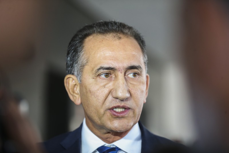Helicóptero com governador e senador do Amapá faz pouso forçado 