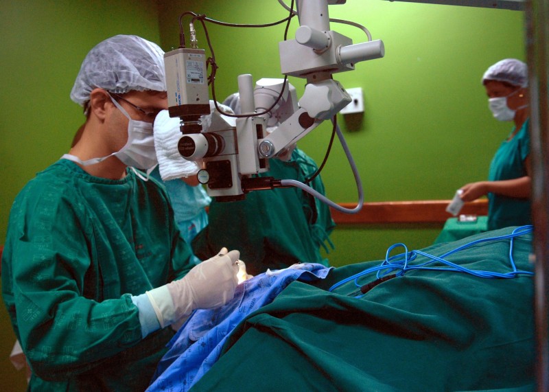 Conselho Federal de Medicina regulamenta a cirurgia robótica 