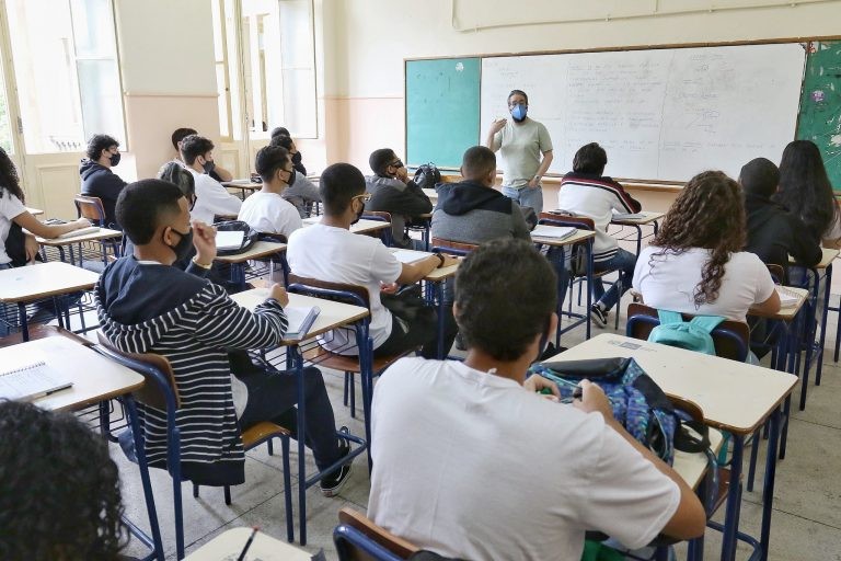 Propostas do Sistema Nacional de Educação apresentam divergências ao tratar de impactos orçamentários