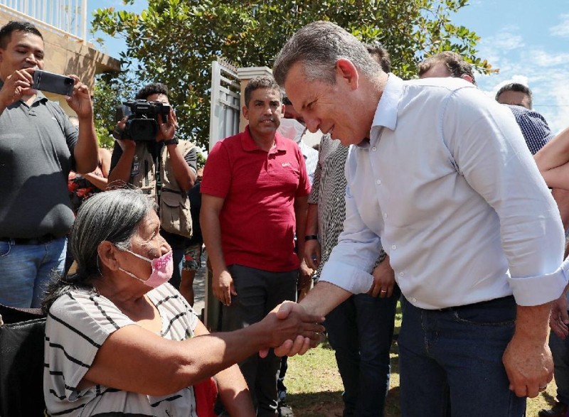 Governo investe R$ 5,9 milhões para asfaltar rua e atende pedido antigo de moradores de Cáceres