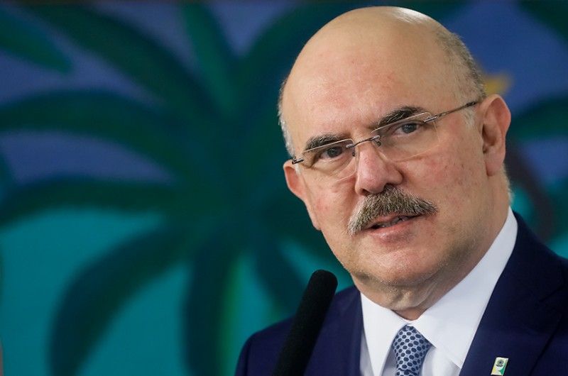 Comissão de Educação mantém depoimento de ex-ministro Milton Ribeiro nesta quinta