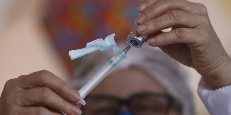 Covid-19: Rio distribui doses para segunda aplicação da vacina