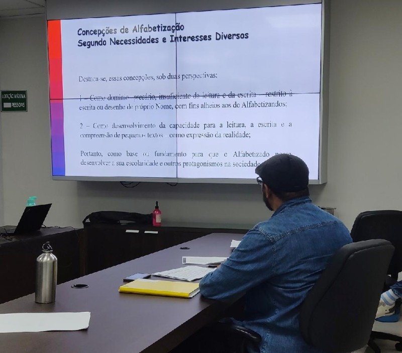 Alfabetizadores e coordenadores do Mais MT Muxirum participam de encontro estadual