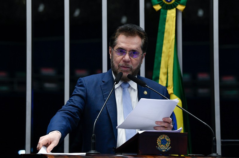 Plínio Valério critica criação da comissão para atualizar lei do impeachment
