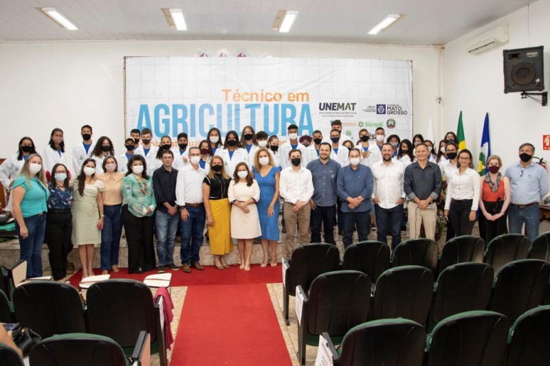 Estudantes de Escola Estadual de Tangará da Serra participam de aula inaugural do curso técnico em Agricultura