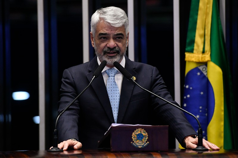 Humberto Costa parabeniza Rosa Weber por não arquivar inquérito de Bolsonaro