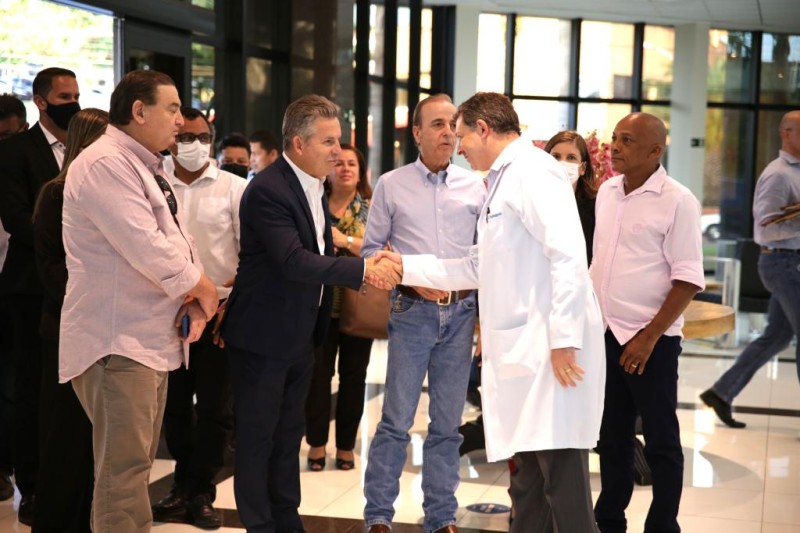 Governador faz parceria para construir Centro de Prevenção e Tratamento de Câncer em MT