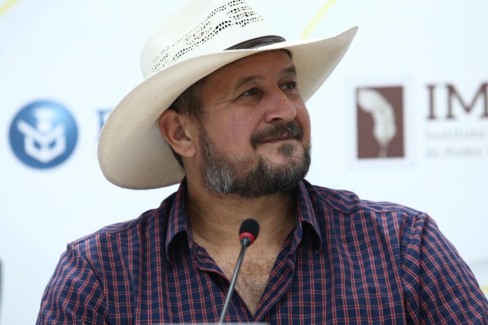 Governo sanciona lei que obriga hasteamento da Bandeira Nacional nas escolas de MT