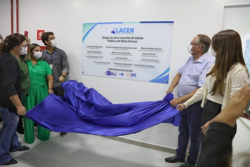 Governo inaugura nova sede do Laboratório Central de Saúde que é referência em MT