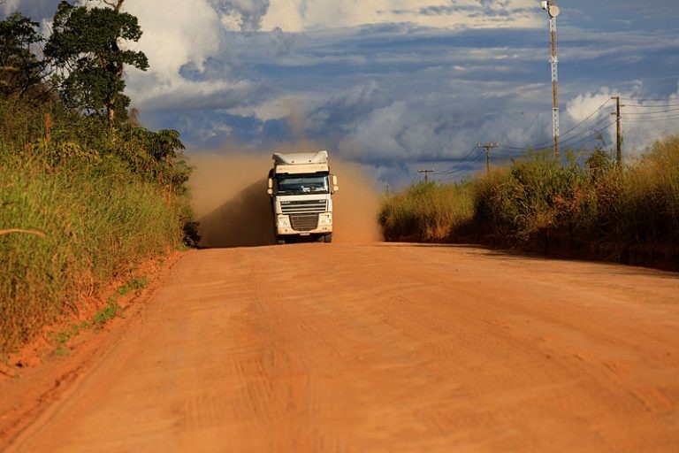 Medida provisória cria programa para renovação da frota de caminhões e ônibus