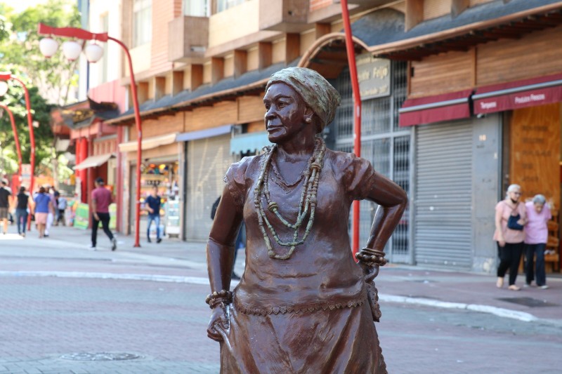 São Paulo ganha estátua da sambista Madrinha Eunice