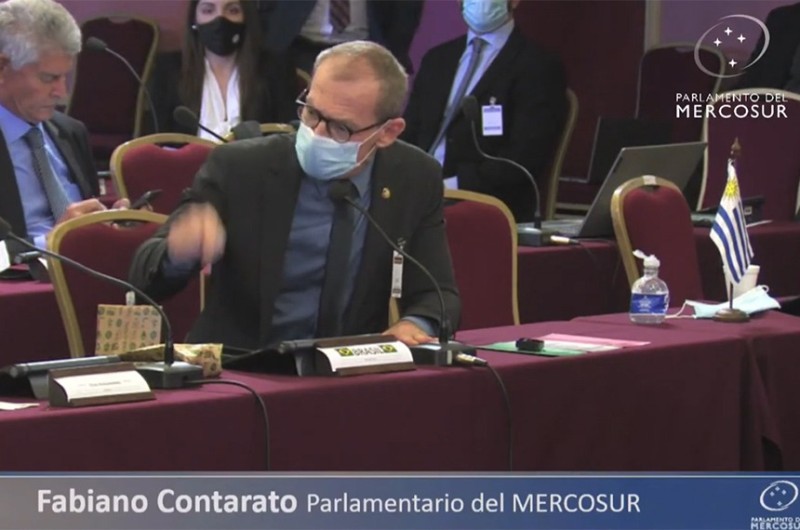 No Parlasul, senadores criticam uso político da justiça