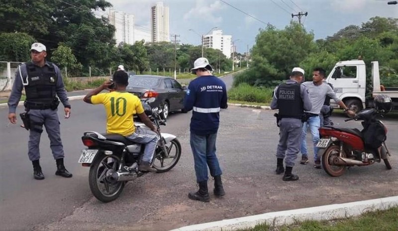 Em um mês, 192 motoristas são presos por embriaguez ao volante