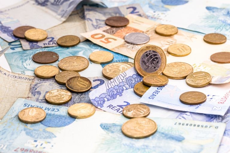 Comissão de Finanças debate limite para transação em dinheiro