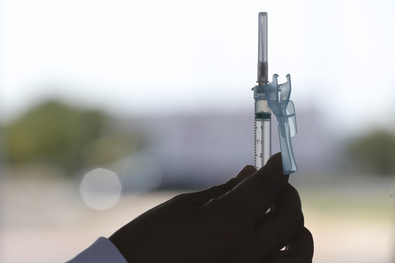 Um a cada cinco municípios pede cartão de vacinação nas escolas