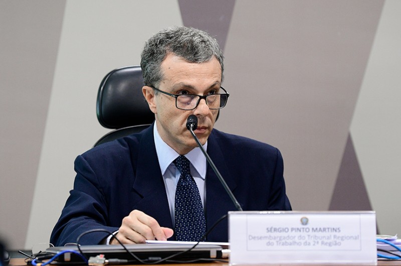 CCJ aprova Sérgio Pinto Martins para ministro do TST; indicação vai ao Plenário