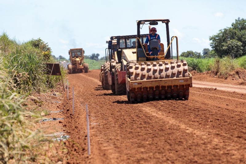 Governo lança quatro licitações para investir R$ 155 milhões em obras no interior do Estado
