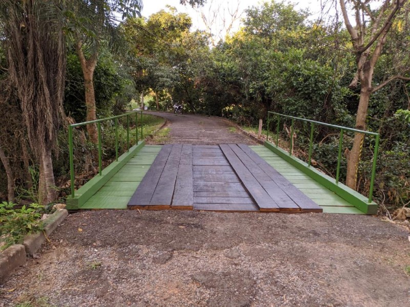Sema-MT reforma pontes dos parques Zé Bolo Flô e Mãe Bonifácia com madeira apreendida