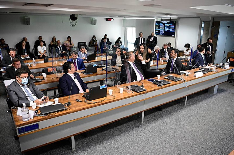 Indicados à ANP são aprovados na CI, após respostas a senadores sobre crise do petróleo