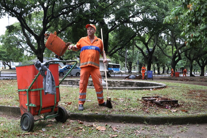 Acordo de trabalhadores com Comlurb põe fim à greve dos garis no Rio