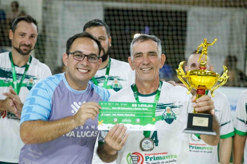 Conheça as equipes premiadas em campeonato municipal de futsal