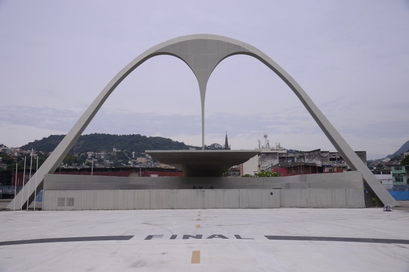 Grupos religiosos e carnavalescos fazem lavagem da Marquês de Sapucaí