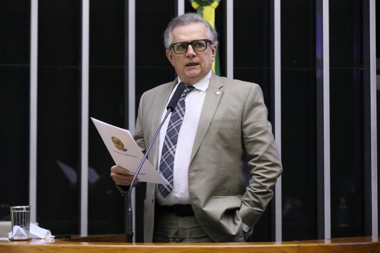 Projeto responsabiliza poder público por desvalorização de imóvel após construção de viaduto