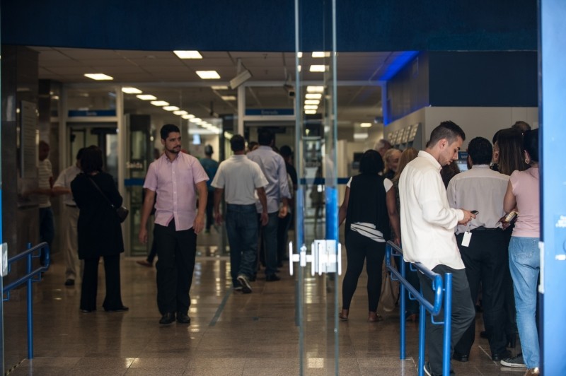 Agências bancárias fecham as portas nos feriados