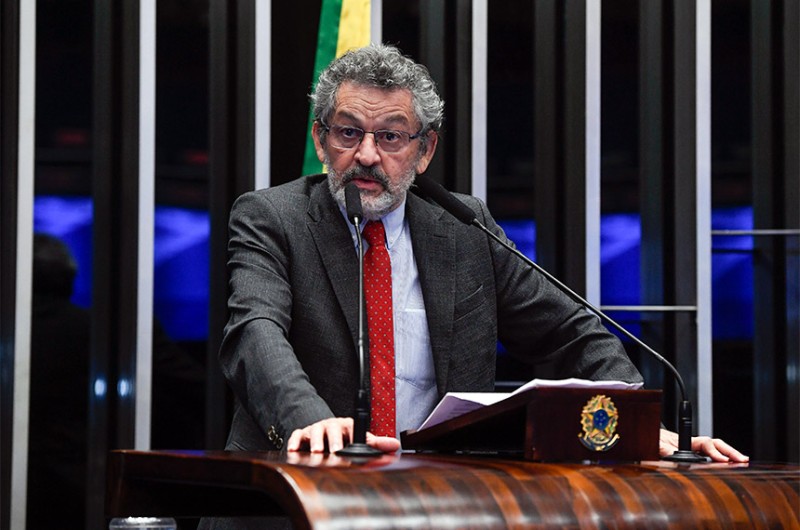 Paulo Rocha pede que Congresso barre projetos que prejudicam povos indígenas