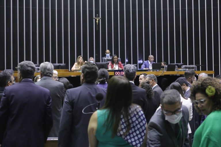 Câmara pode votar nesta quarta-feira MP que reformula regras do setor aéreo