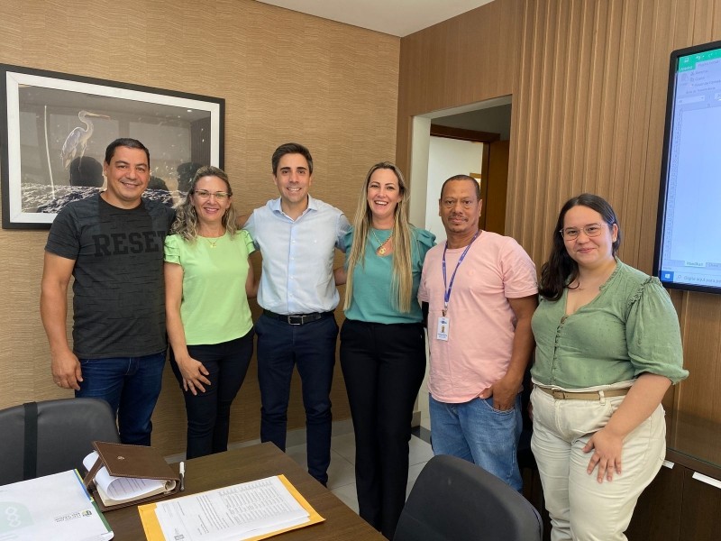 Melhoria na infraestrutura das escolas é tema de reunião entre Município e Estado