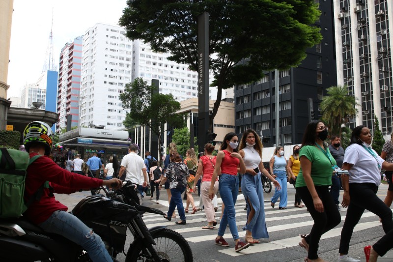 Covid-19: Brasil registra 263 óbitos e 36.750 novos casos em 24 horas