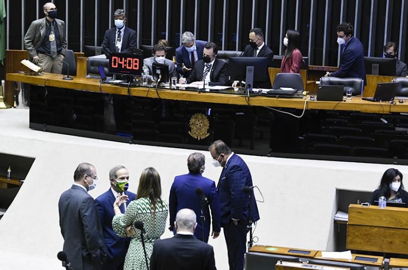 Com pauta trancada, Congresso tem 24 vetos pendentes de votação