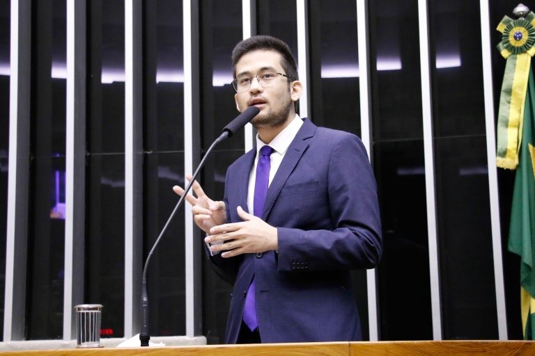 Projeto regulamenta concessão de direito de nome em bens públicos