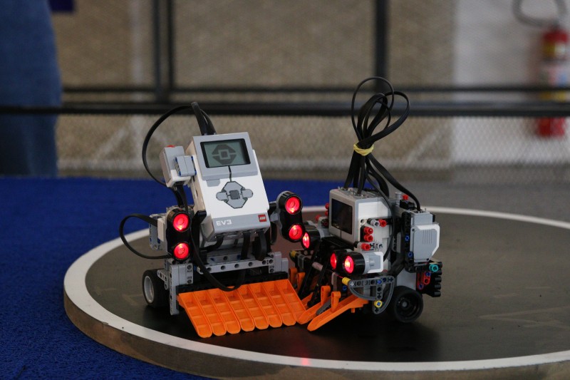 Firjan oferece oficinas de matemática e robótica para estudantes