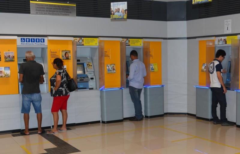 Governo paga salários dos servidores estaduais nesta sexta-feira (29)