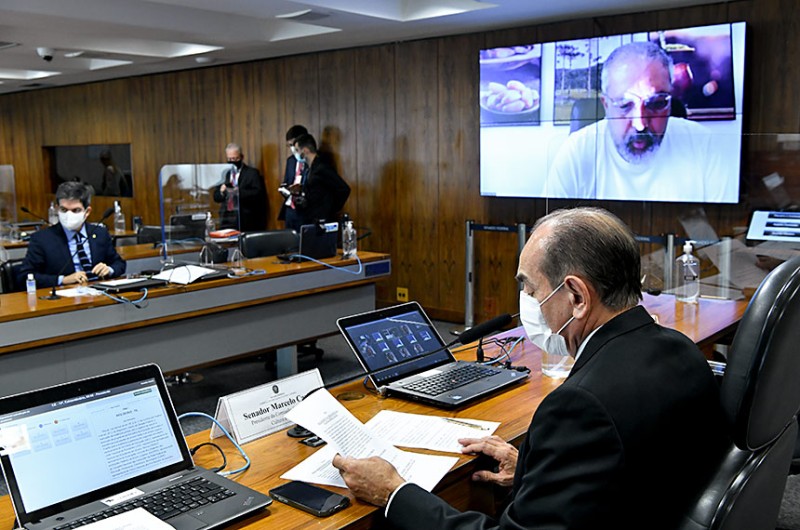 Depoentes faltam, e Comissão de Educação aprova convite a ex-ministro Weintraub