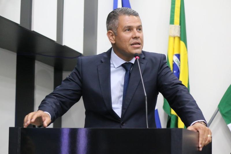 Vereador Luiz Fernando faz duras críticas contra o governador Mauro Mendes e cobra pagamento de mais de R$ 80 milhões a saúde de Cuiabá