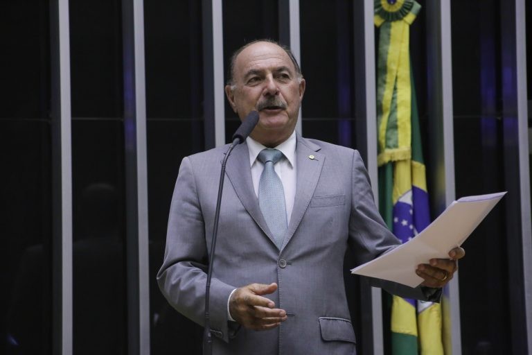 Câmara aprova urgência para três projetos e encerra votações desta quarta-feira