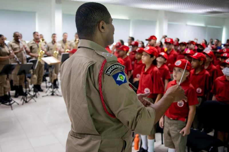 Projetos do Corpo de Bombeiros beneficia 140 crianças e adolescentes com atividades educativas e musicais