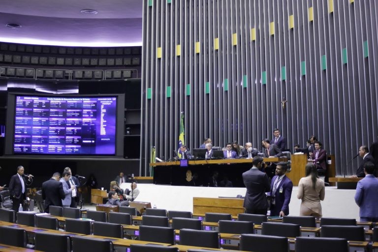 Deputados analisam vetos que não receberam destaques; acompanhe