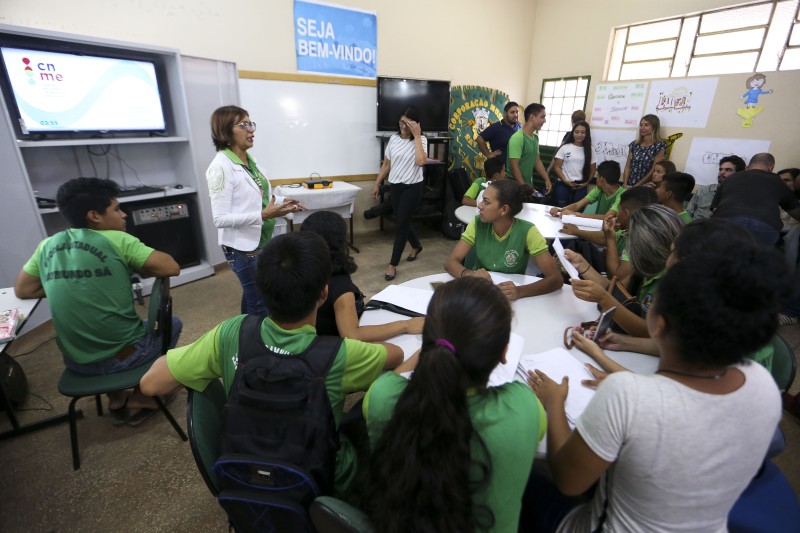 Estudo mostra que professores brasileiros têm orgulho da profissão