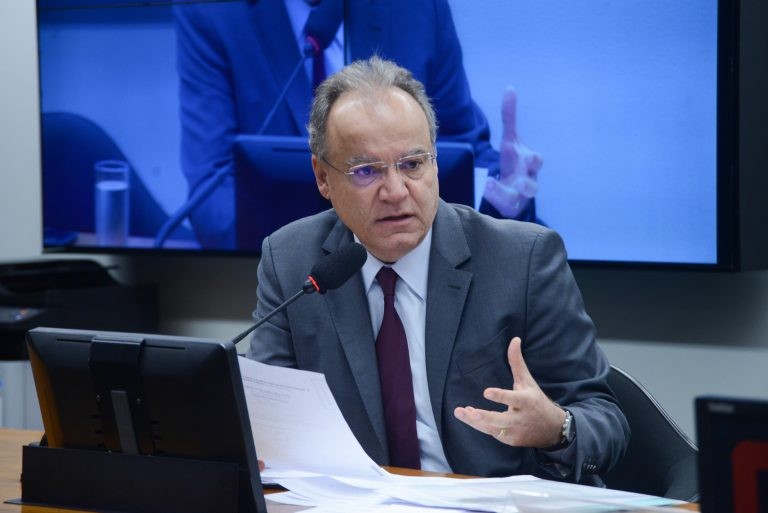 Grupo que analisa proposta de semipresidencialismo tem audiência na quarta-feira
