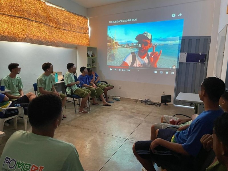 Adolescentes do Socioeducativo participam de oficinas voltadas às culturas internacionais