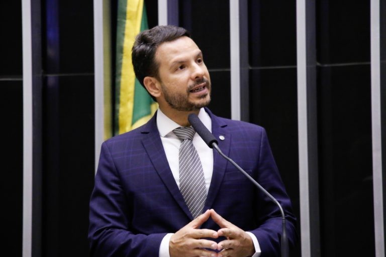 Comissão aprova projeto que destina aparelhos eletrônicos apreendidos à escolas públicas