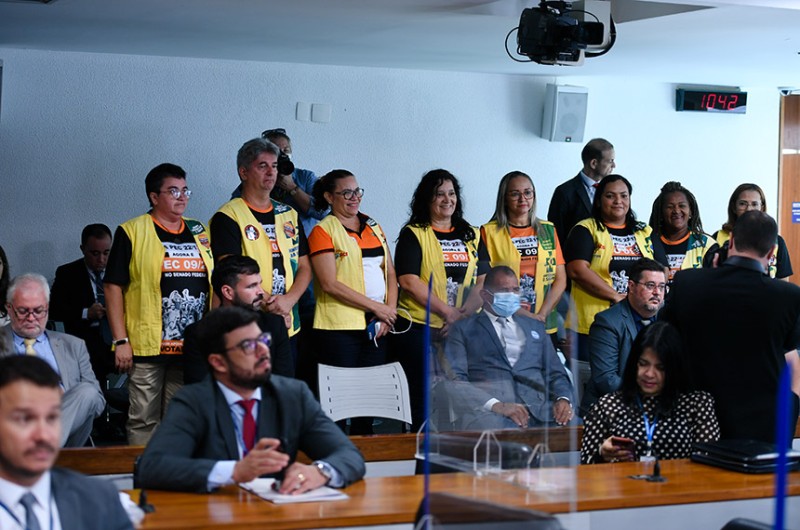 Piso salarial para agentes comunitários de saúde vai ao Plenário