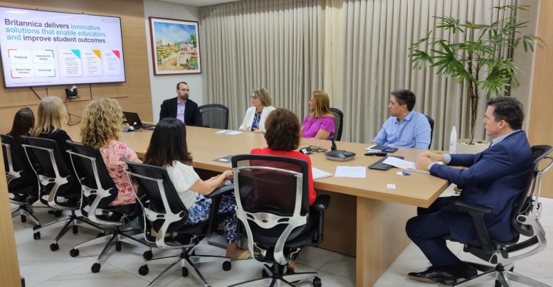 Comissão norte-americana do Sistema Estruturado de Educação visita Seduc para troca de experiências