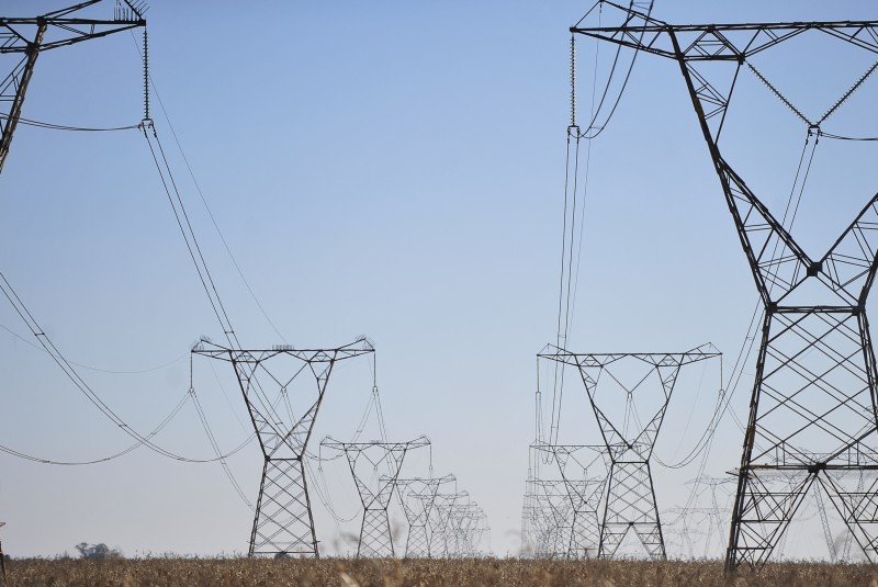 Senado aprova projeto para linhas elétricas em terras indígenas